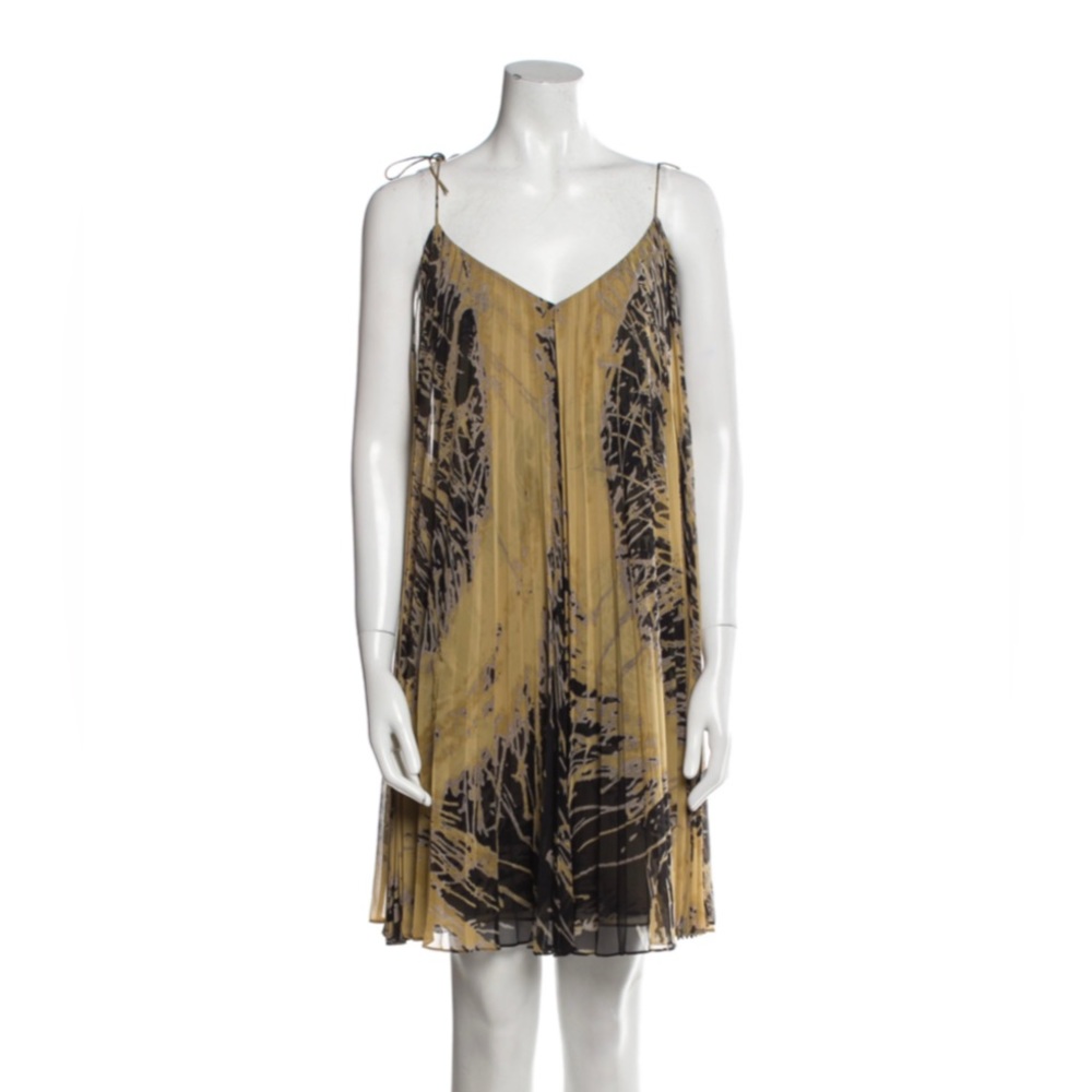 Halston Heritage flowy pleated spaghetti strap cocktail dress - M